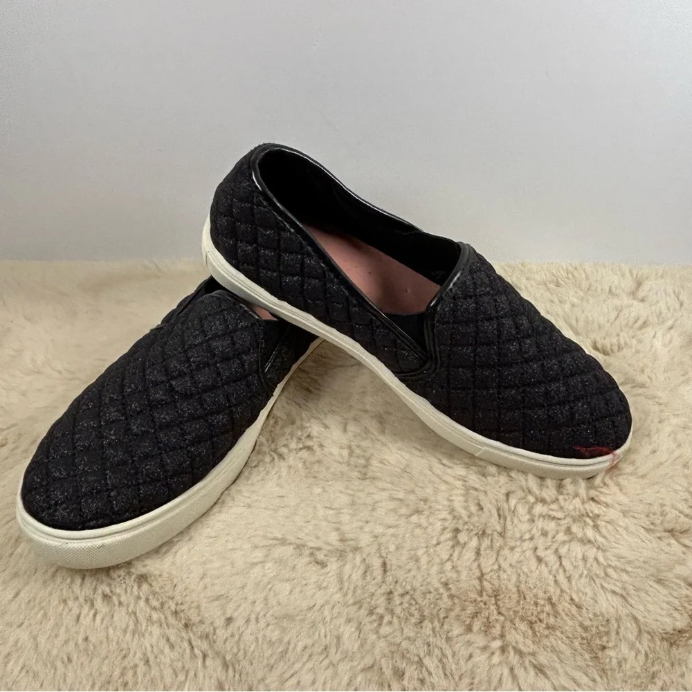 Wonder Nation Black‎ Quilted Glittering Sneakers